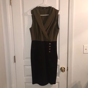 Two tone sleeveless dress with button detail